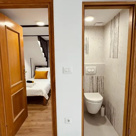 Апартаменти Penthouse Lapis